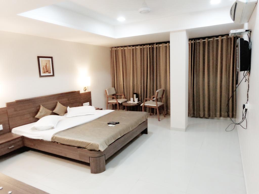 Hotel Classique Rajkot Camera foto