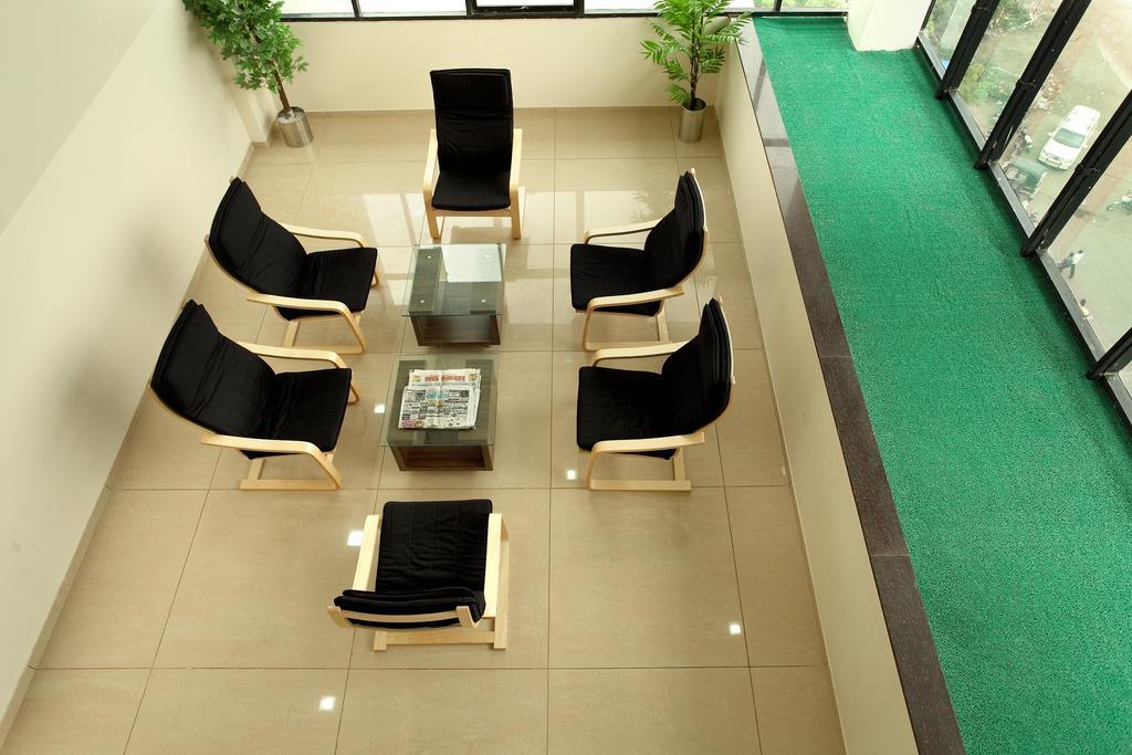 Hotel Classique Rajkot Esterno foto